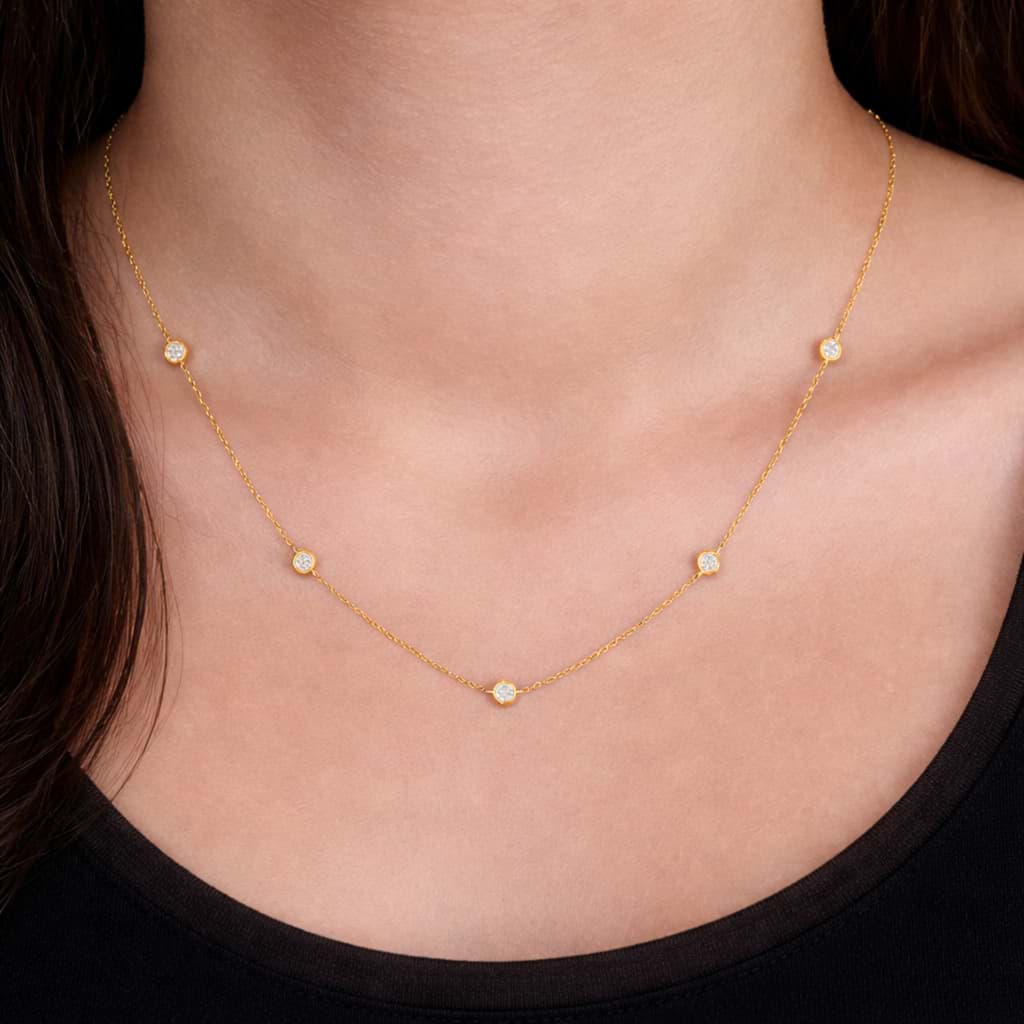 Gold Renk Sıralı Taşlı Tasarımlı Kadın Gümüş Kolye resmi